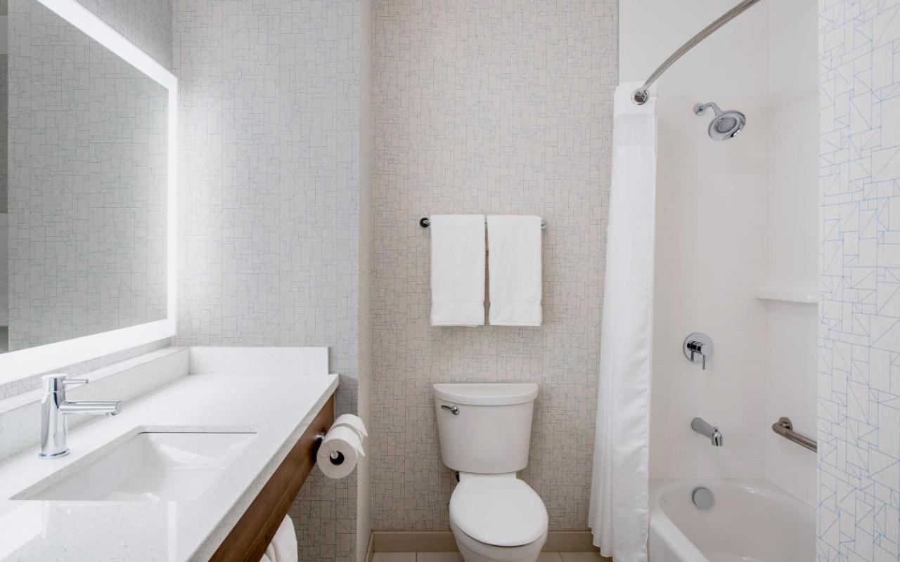 Holiday Inn Express & Suites Kelowna - East By Ihg Εξωτερικό φωτογραφία