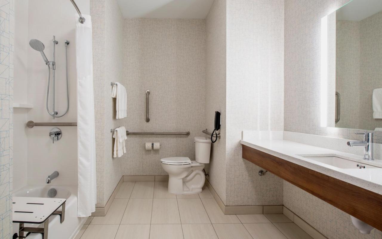 Holiday Inn Express & Suites Kelowna - East By Ihg Εξωτερικό φωτογραφία