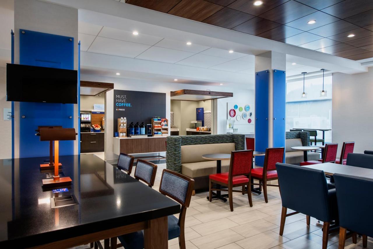 Holiday Inn Express & Suites Kelowna - East By Ihg Εξωτερικό φωτογραφία