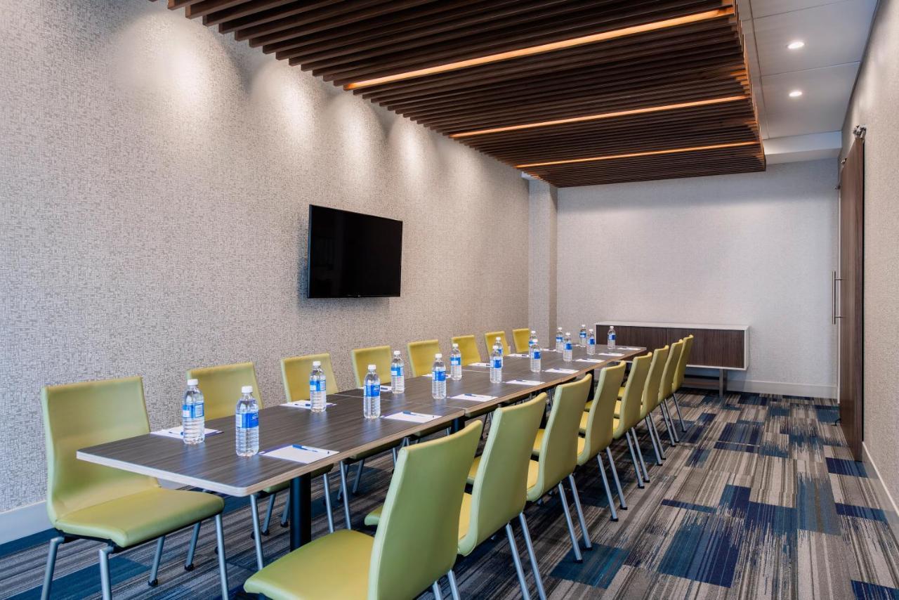 Holiday Inn Express & Suites Kelowna - East By Ihg Εξωτερικό φωτογραφία